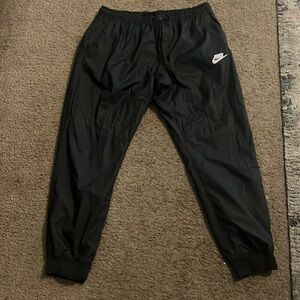 Men’s Nike Windrunner Woven Pants - XL